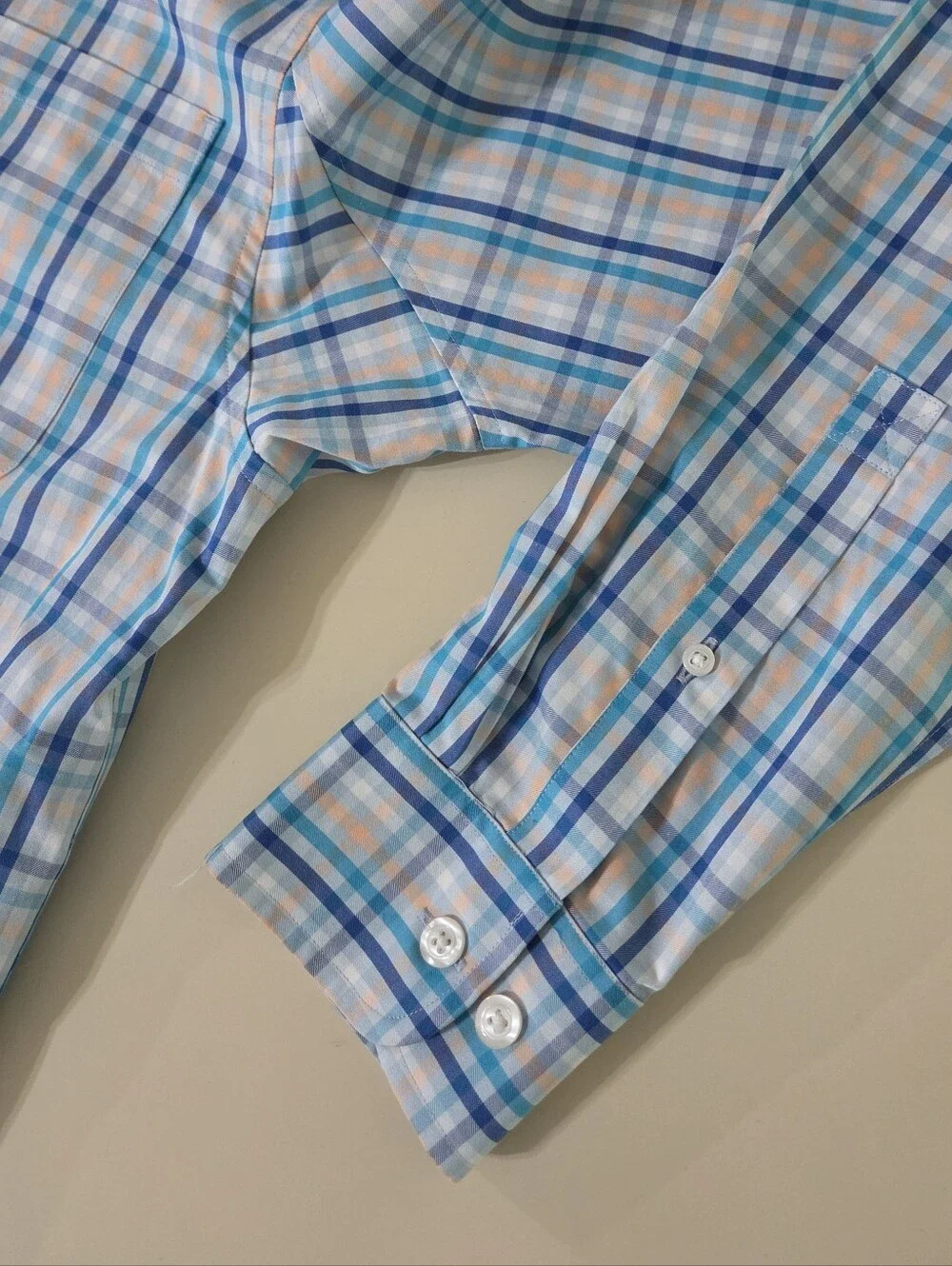 Duluth Trading Co. Men's Blue Plaid Wrinklefighter Relaxed Fit Long Sleeve Shirt